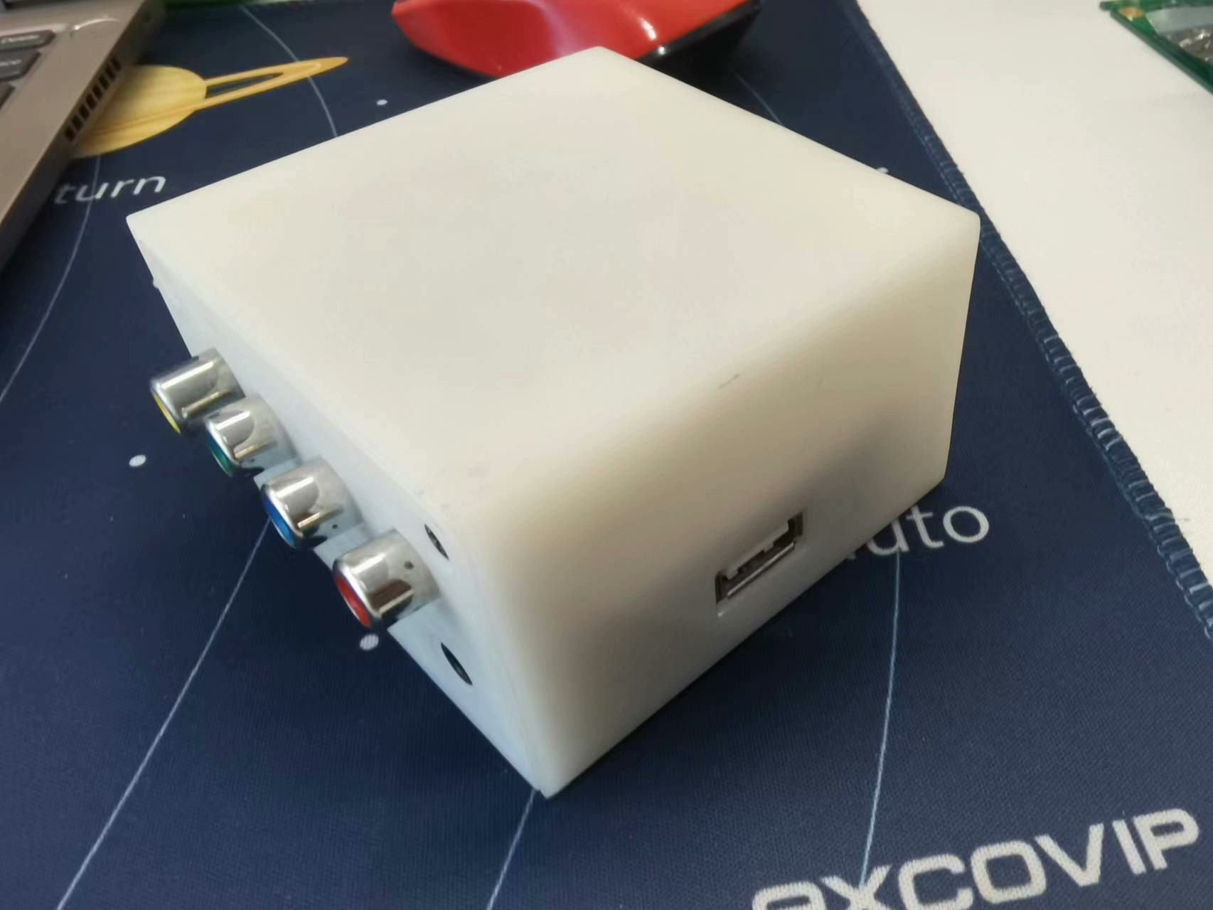 وحدة تحكم الألعاب Raspberry Pi - مراجعة Retro Gaming Arcade Console وسعره